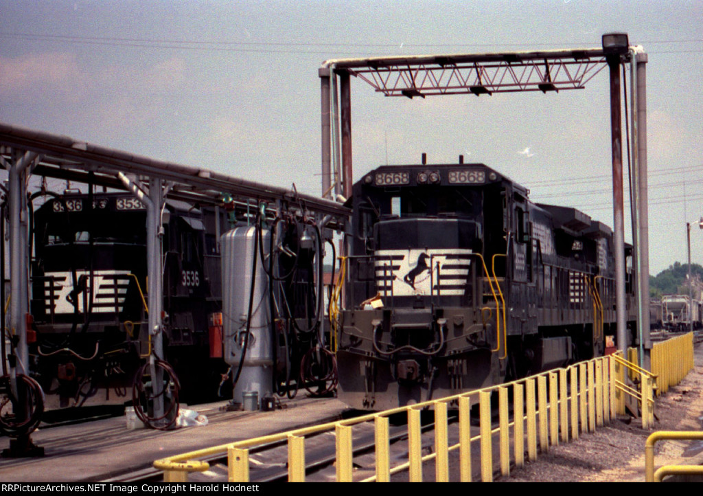 NS 8668 at the fuel racks
